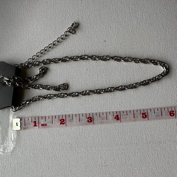 Paparazzi Necklace Jewelry Fashion Design Shorter Chain with Earing - Picture 5 of 5